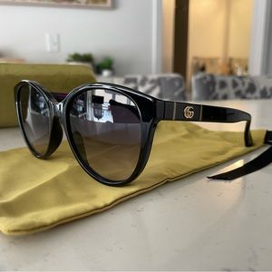 Black gucci sunglasses